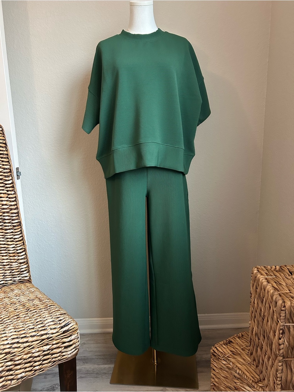 Zenana Outfitters Deep Green Wide-Leg Two-Piece Set - Picture 1 of 9